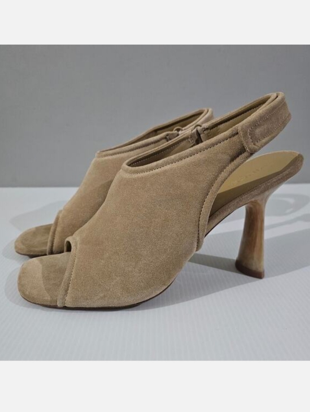 Vince Quest Slingback Heel Womens 10 Beige Tan Suede Peep Toe Sandal NEW